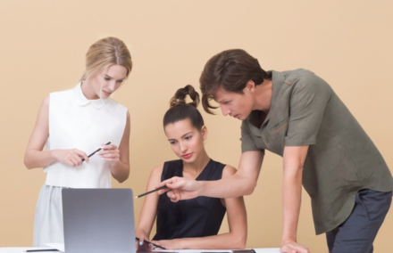 
	創(chuàng)始團隊成立 

 

	2008 

